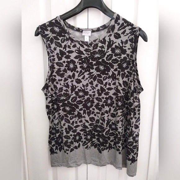 Issac Mizrahi Lace Print top - Picture 5 of 10